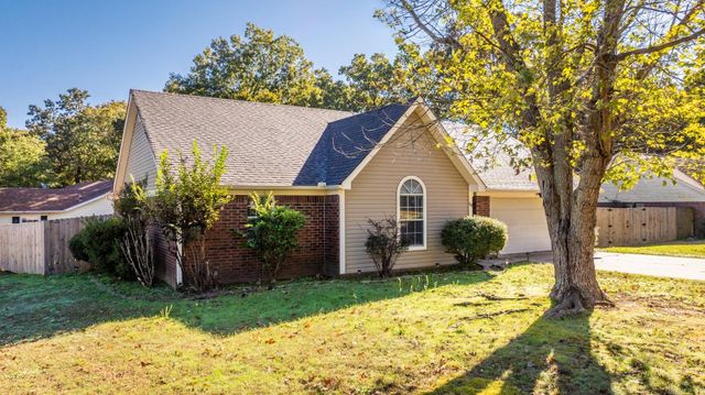 50 High Timber Drive, Maumelle, AR 72113