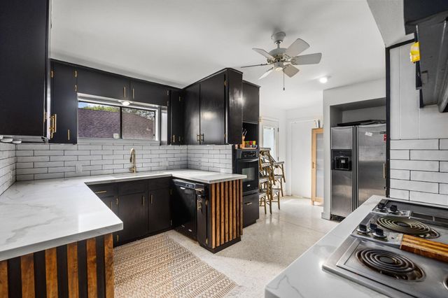 7902 Richmond Avenue, Houston, TX 77063