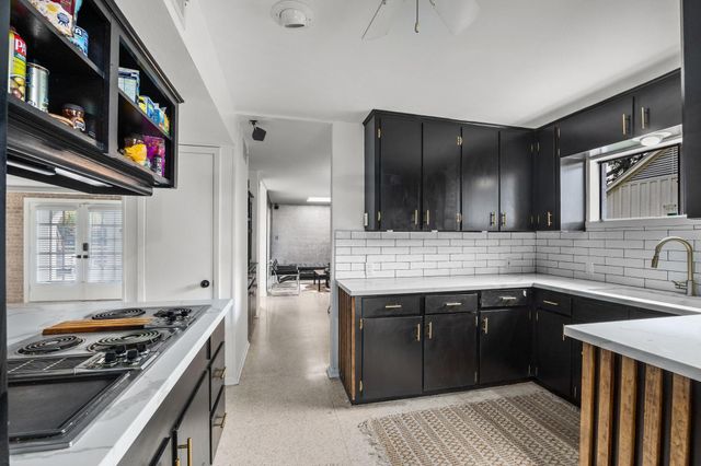 7902 Richmond Avenue, Houston, TX 77063