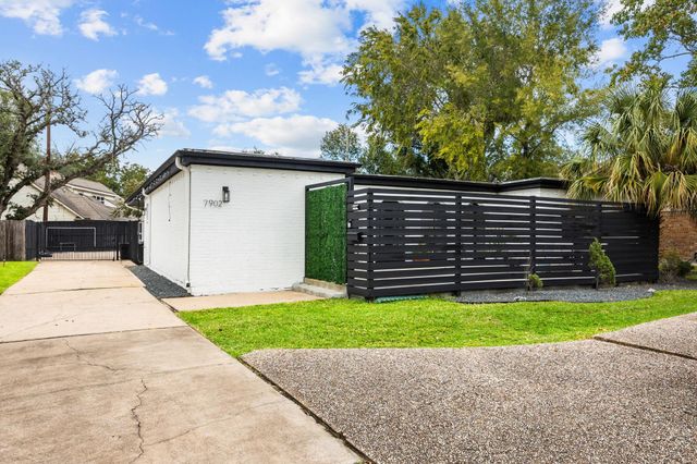 7902 Richmond Avenue, Houston, TX 77063