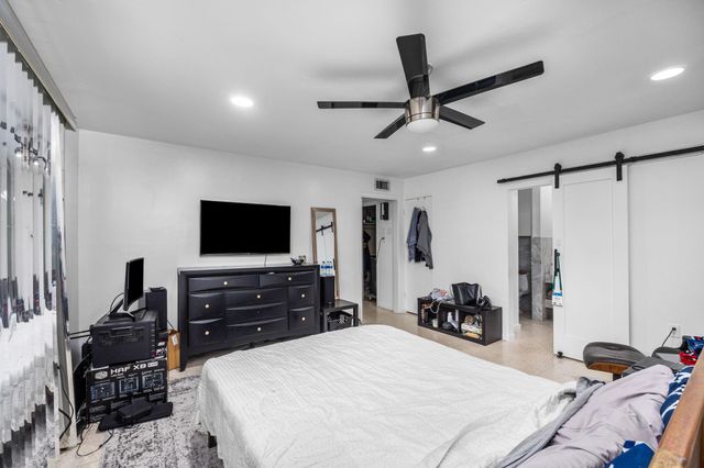 7902 Richmond Avenue, Houston, TX 77063
