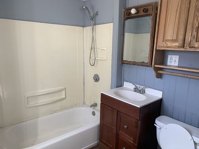 7-A Versailles St, Marlborough, MA 01752