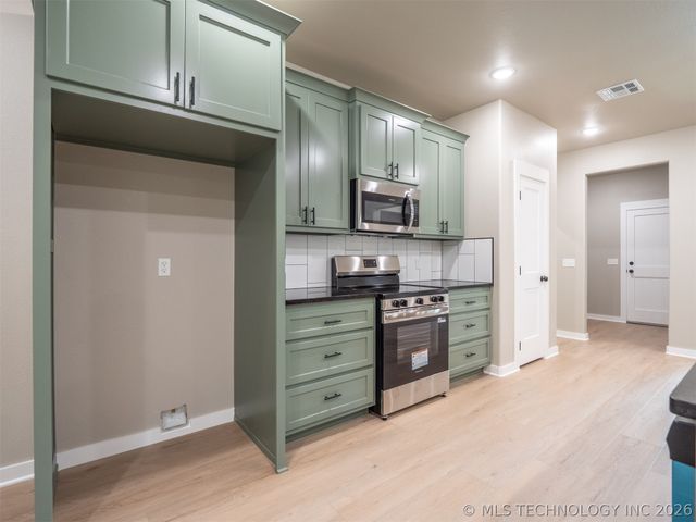 2002 Whippoorwill, Mcalester, OK 74501