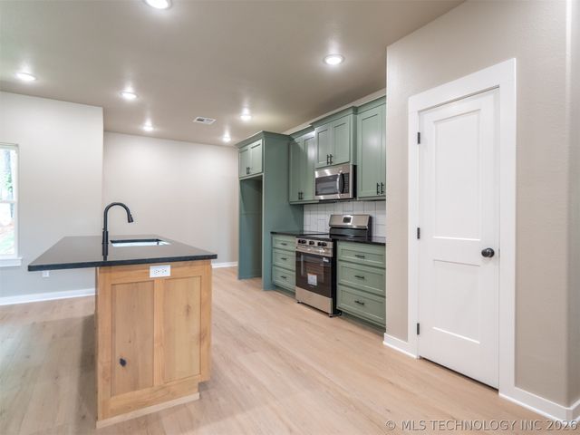 2002 Whippoorwill, Mcalester, OK 74501