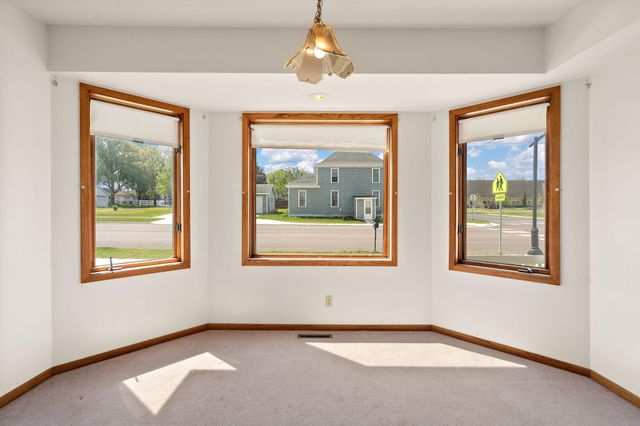 300 E State Street, Belle Plaine, MN 56011