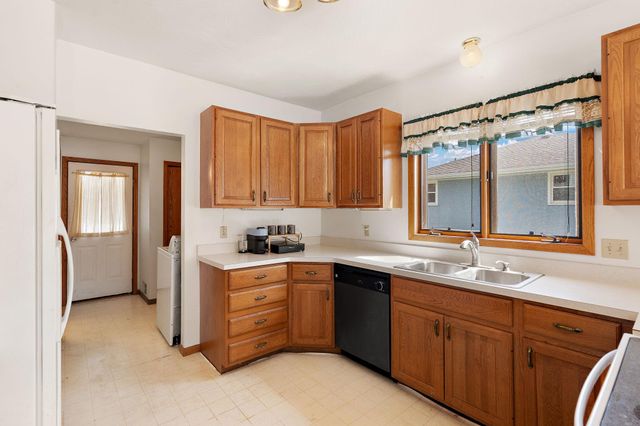 300 E State Street, Belle Plaine, MN 56011