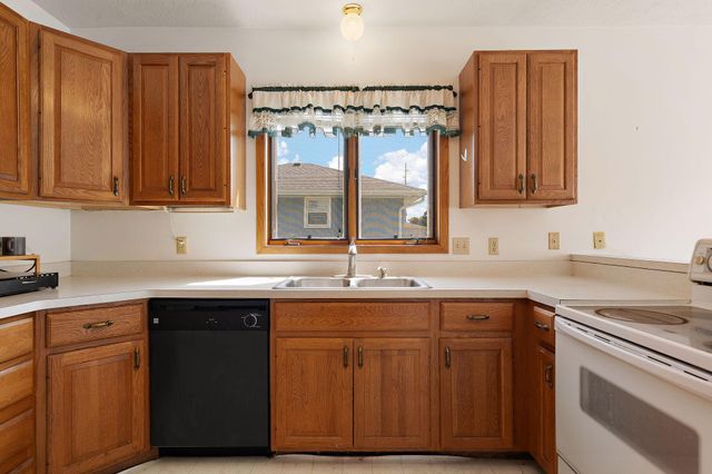 300 E State Street, Belle Plaine, MN 56011