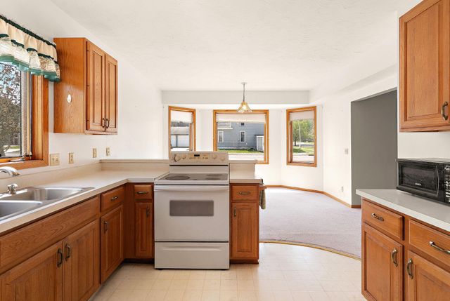 300 E State Street, Belle Plaine, MN 56011