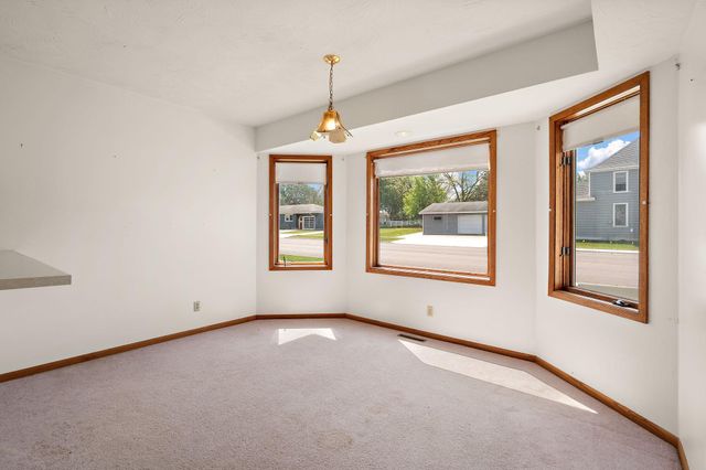300 E State Street, Belle Plaine, MN 56011