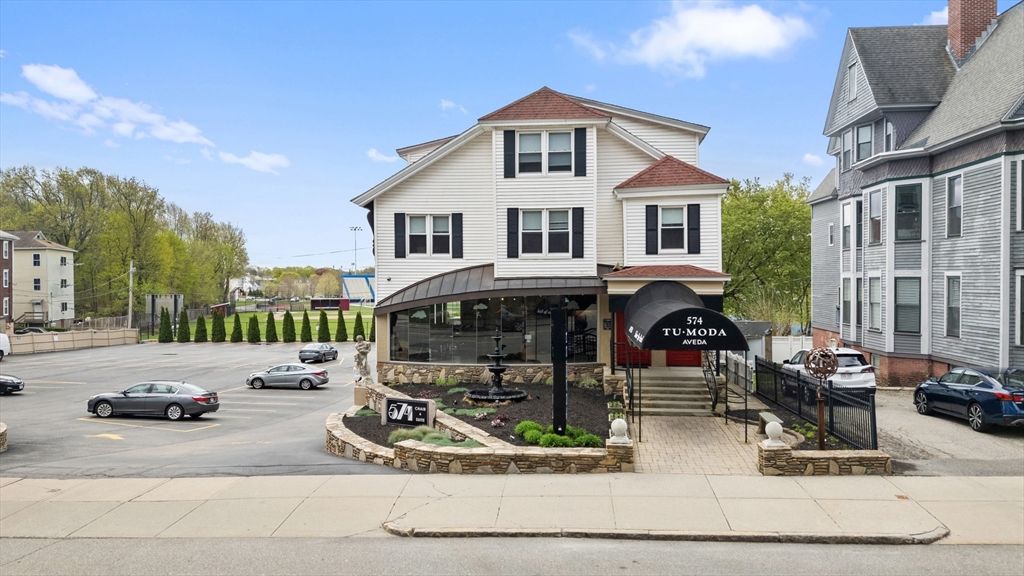 574 Pleasant Street, Worcester, MA 01602