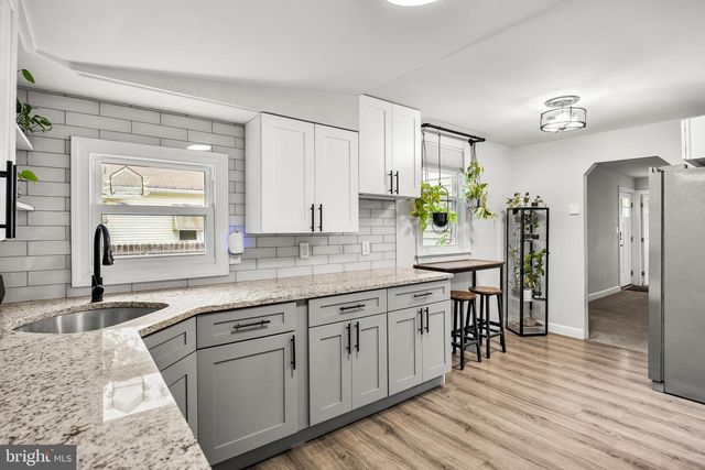 72 E 9TH AVE, Pine Hill, NJ 08021