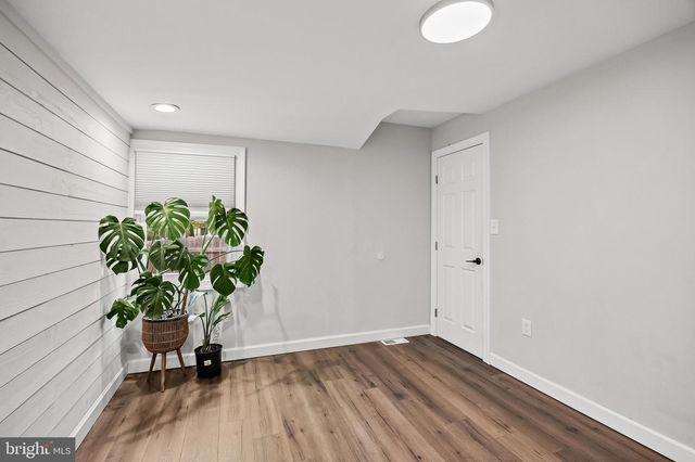 72 E 9TH AVE, Pine Hill, NJ 08021