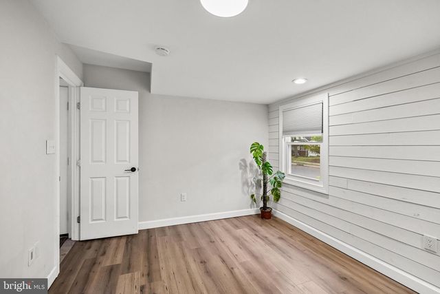 72 E 9TH AVE, Pine Hill, NJ 08021