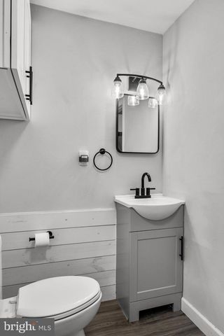 72 E 9TH AVE, Pine Hill, NJ 08021