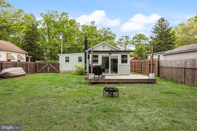 72 E 9TH AVE, Pine Hill, NJ 08021