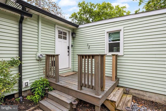 72 E 9TH AVE, Pine Hill, NJ 08021
