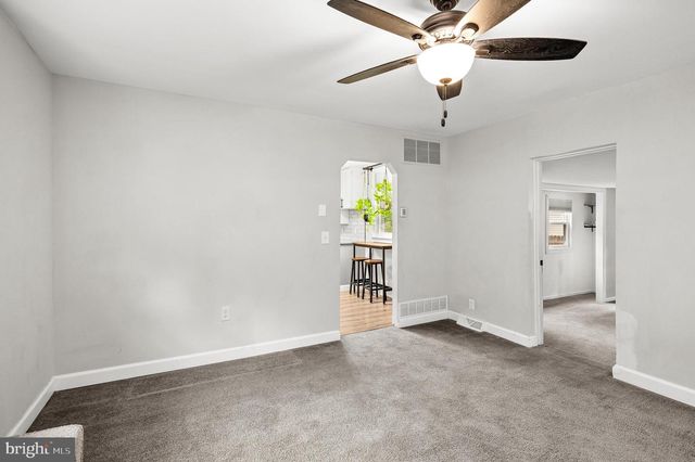 72 E 9TH AVE, Pine Hill, NJ 08021