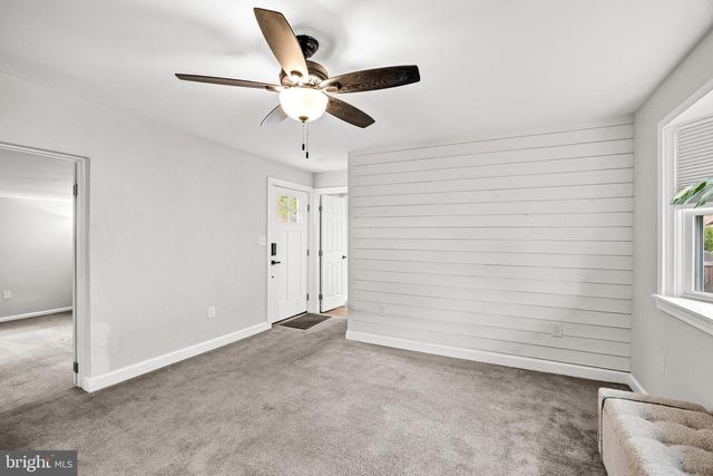 72 E 9TH AVE, Pine Hill, NJ 08021