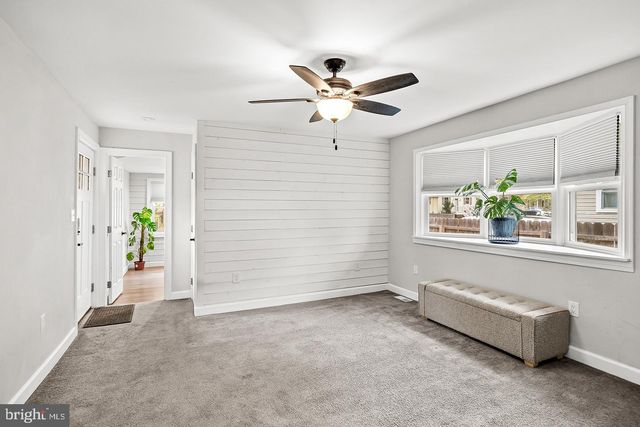 72 E 9TH AVE, Pine Hill, NJ 08021