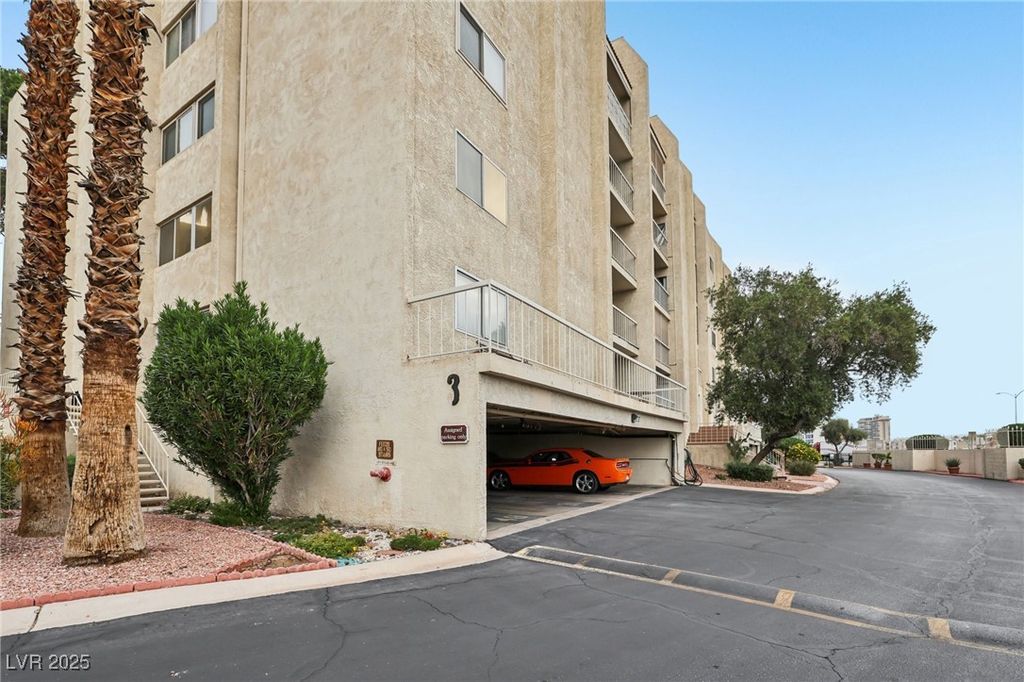 Image 28 of property listing at 750 South Royal Crest Circle 345, Las Vegas, NV 89169