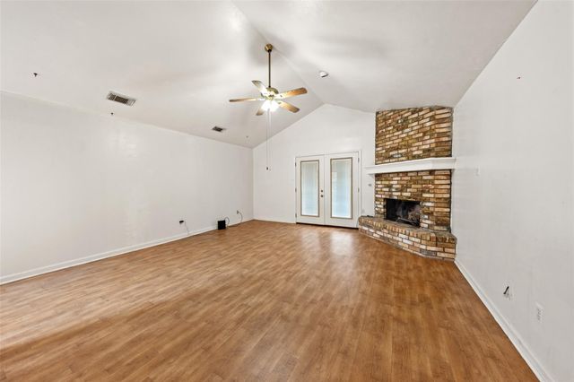 614 Normal Park Drive, Huntsville, TX 77320