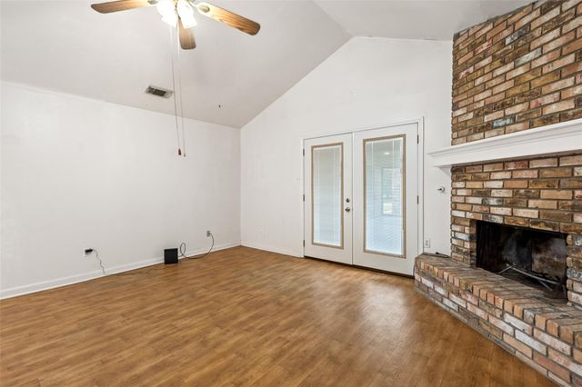 614 Normal Park Drive, Huntsville, TX 77320