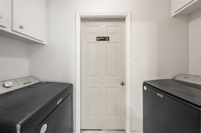 614 Normal Park Drive, Huntsville, TX 77320
