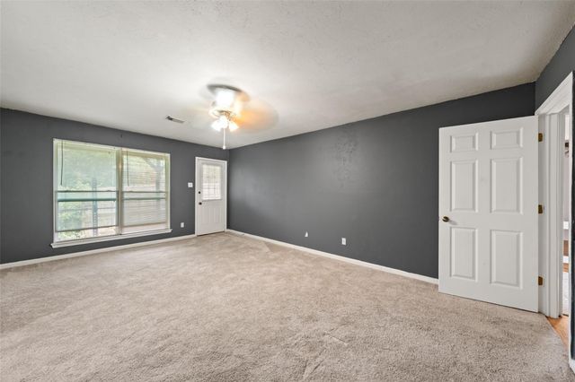 614 Normal Park Drive, Huntsville, TX 77320