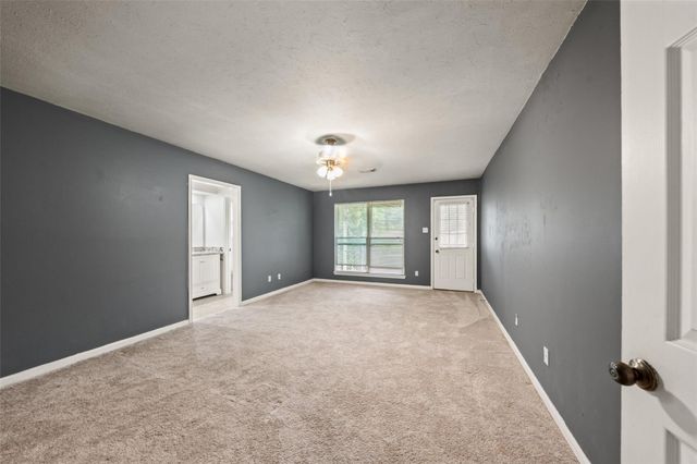 614 Normal Park Drive, Huntsville, TX 77320