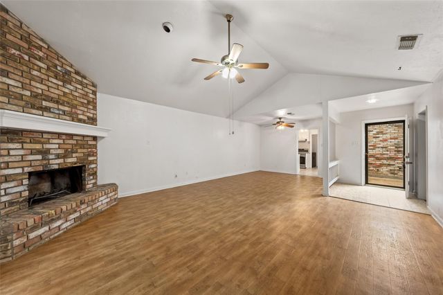 614 Normal Park Drive, Huntsville, TX 77320