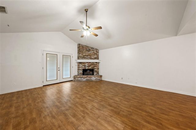 614 Normal Park Drive, Huntsville, TX 77320