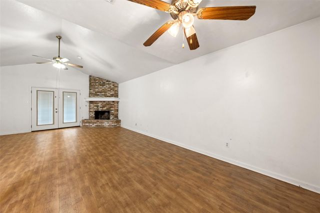 614 Normal Park Drive, Huntsville, TX 77320