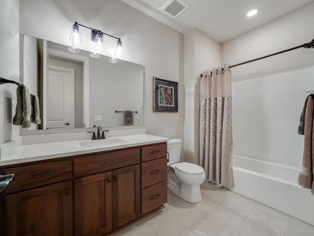 6406 Timber Arch Drive, Chaska, MN 55318