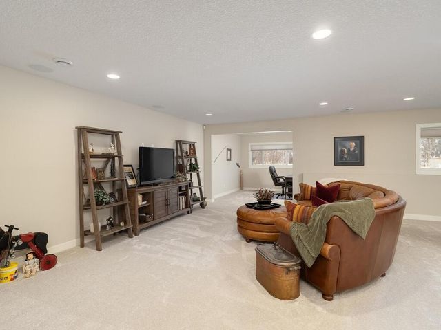 6406 Timber Arch Drive, Chaska, MN 55318