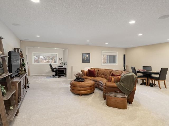 6406 Timber Arch Drive, Chaska, MN 55318