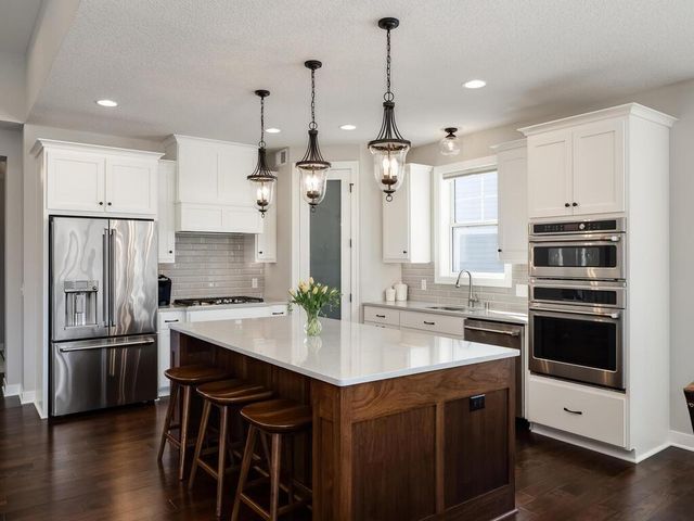 6406 Timber Arch Drive, Chaska, MN 55318