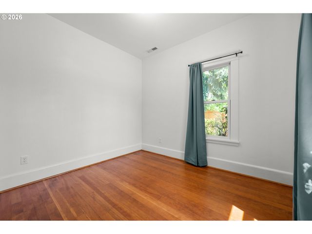 918 C St, Springfield, OR 97477