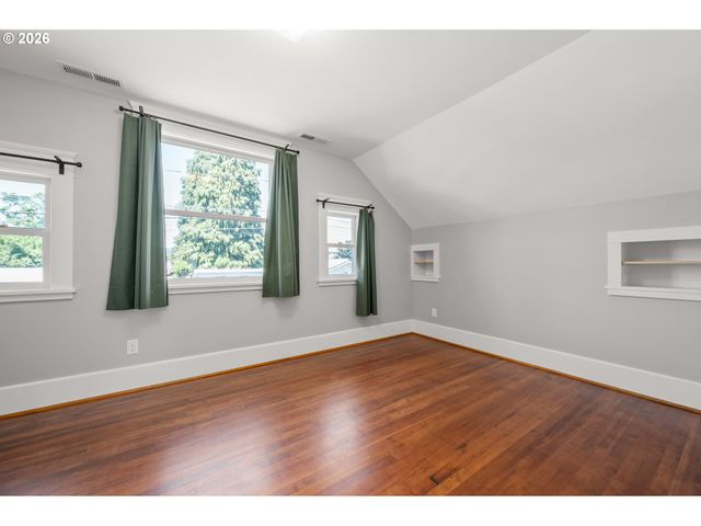 918 C St, Springfield, OR 97477