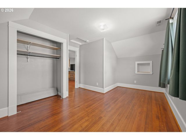 918 C St, Springfield, OR 97477