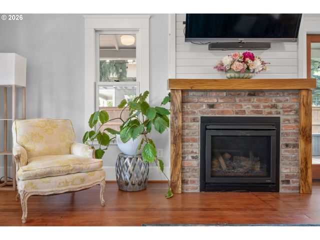 918 C St, Springfield, OR 97477