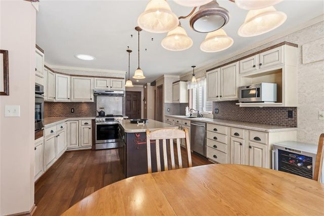 614 Pine Place, Rice Lake, WI 54868