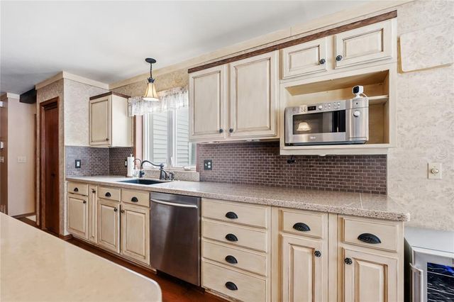 614 Pine Place, Rice Lake, WI 54868