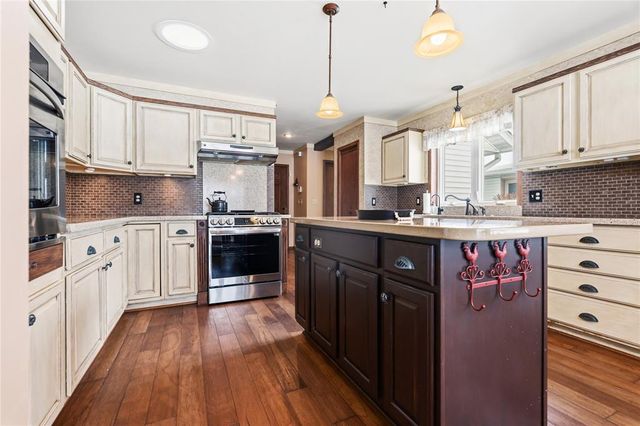 614 Pine Place, Rice Lake, WI 54868