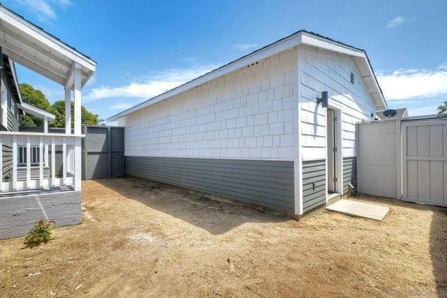 1011 Knowles Ave., Carlsbad, CA 92008