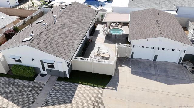 1011 Knowles Ave., Carlsbad, CA 92008