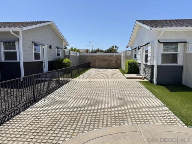 1011 Knowles Ave., Carlsbad, CA 92008