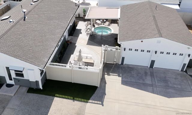 1011 Knowles Ave., Carlsbad, CA 92008