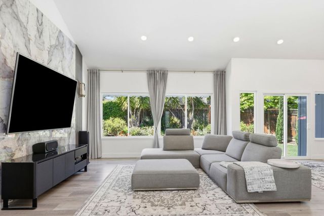 5979 Starwood Drive, San Jose, CA 95120