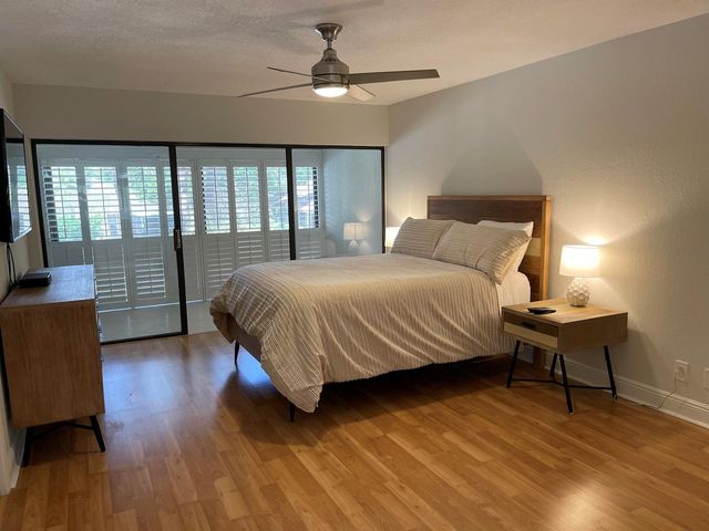 1660 Twelve Oaks Way 203, North Palm Beach, FL 33408