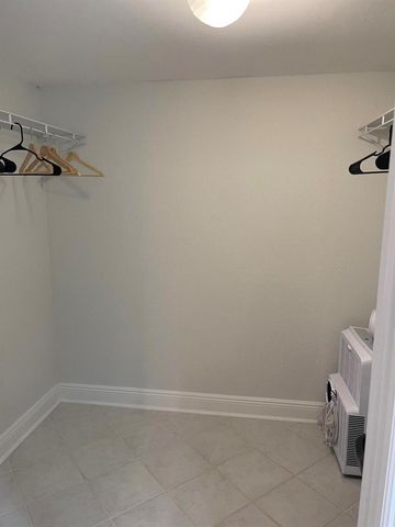 1660 Twelve Oaks Way 203, North Palm Beach, FL 33408